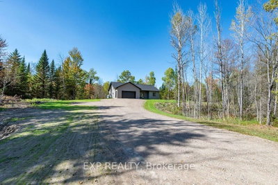 2394A Highway Highway • Renfrew, ON photo 3