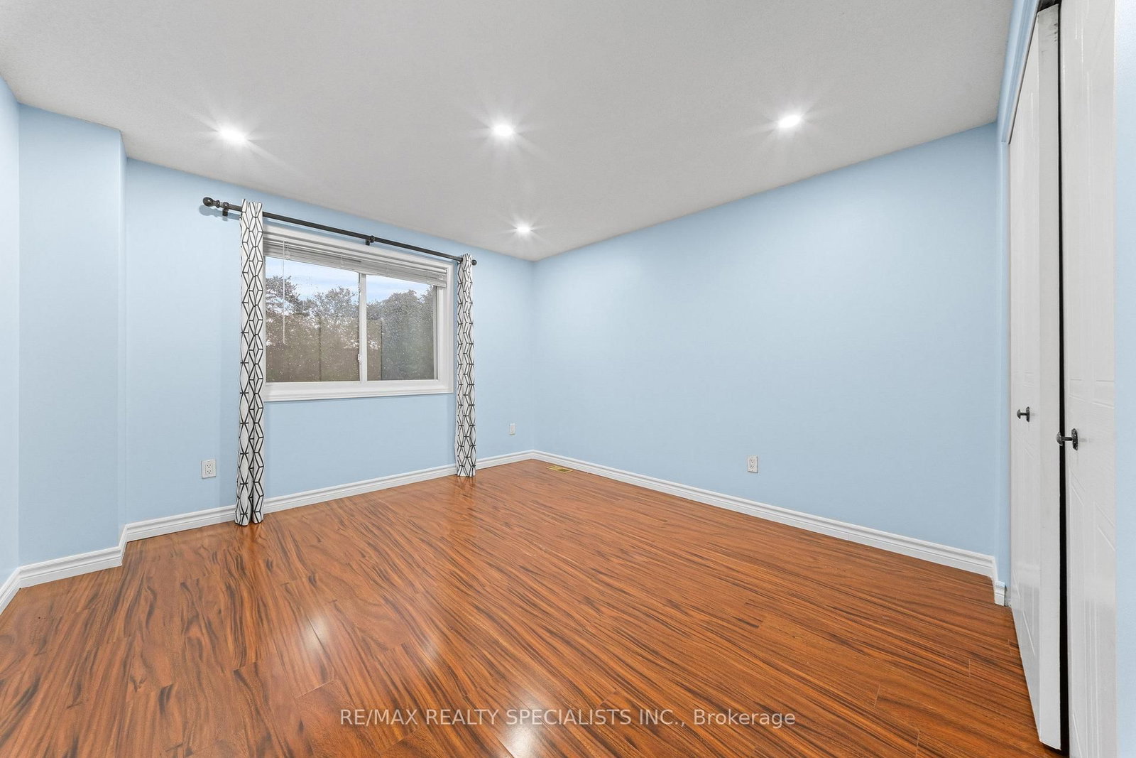 110 Steeles Crescent • Cambridge, ON photo 20