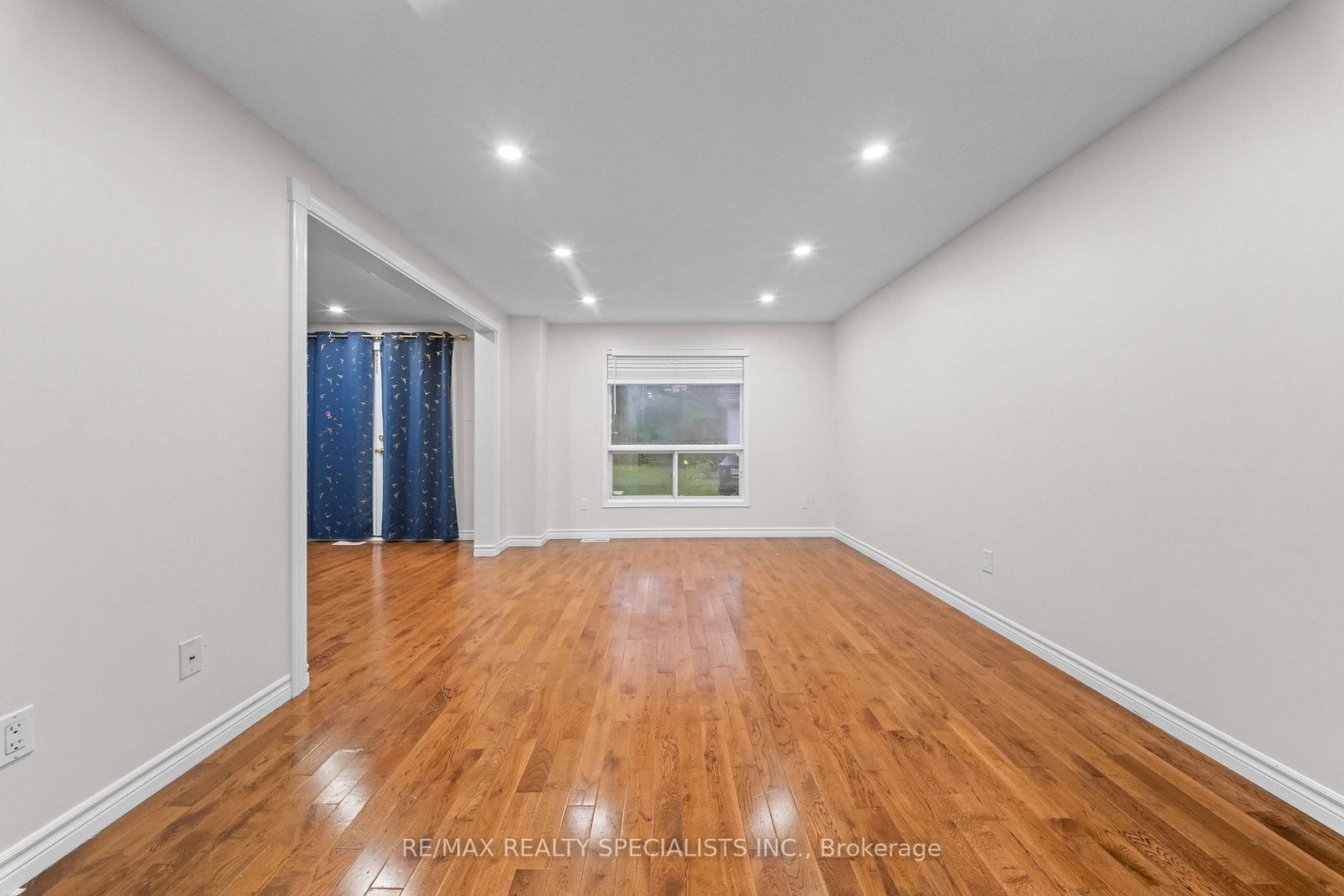 110 Steeles Crescent • Cambridge, ON photo 8