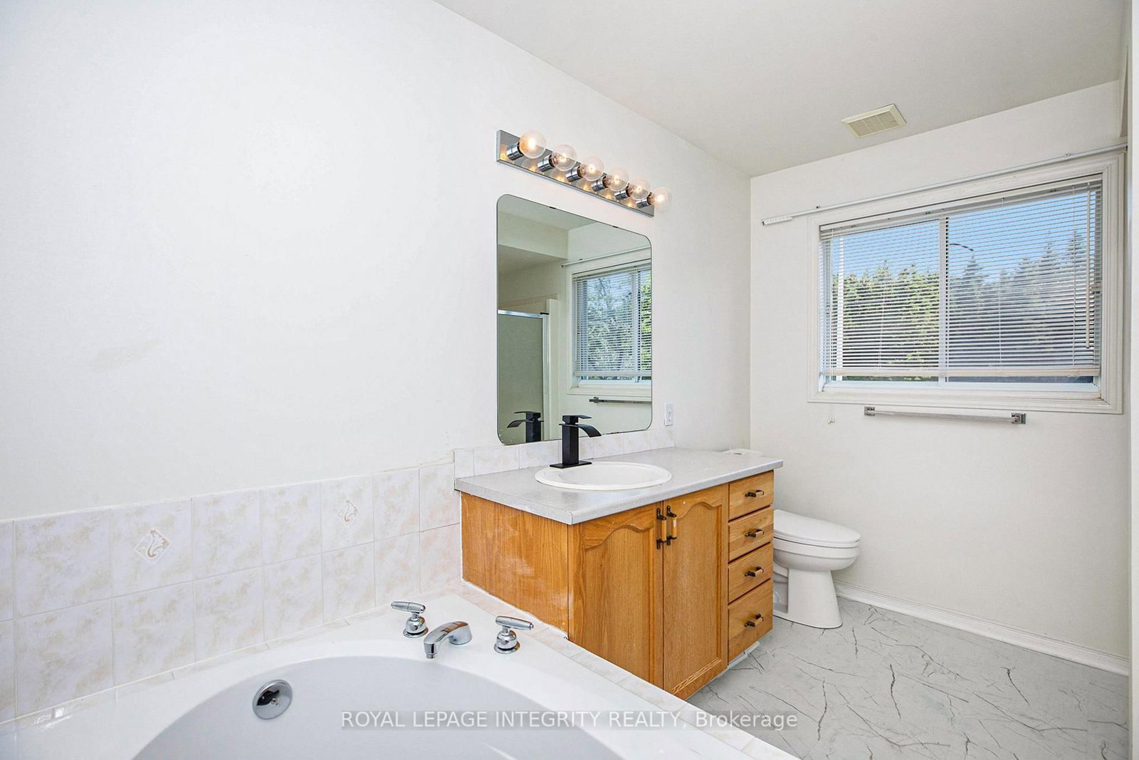 67 Landover Crescent • Ottawa, ON photo 16