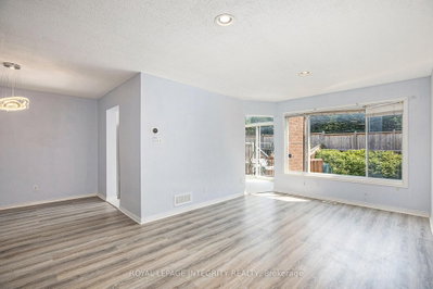 67 Landover Crescent • Ottawa, ON photo 5