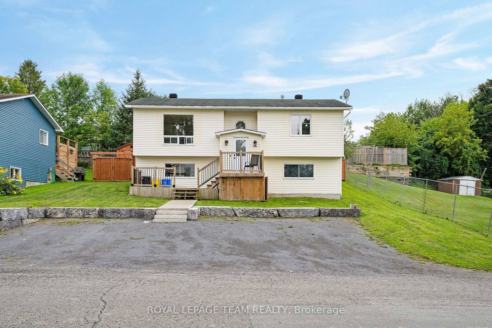 116 Colina Street • Almonte, ON photo 2