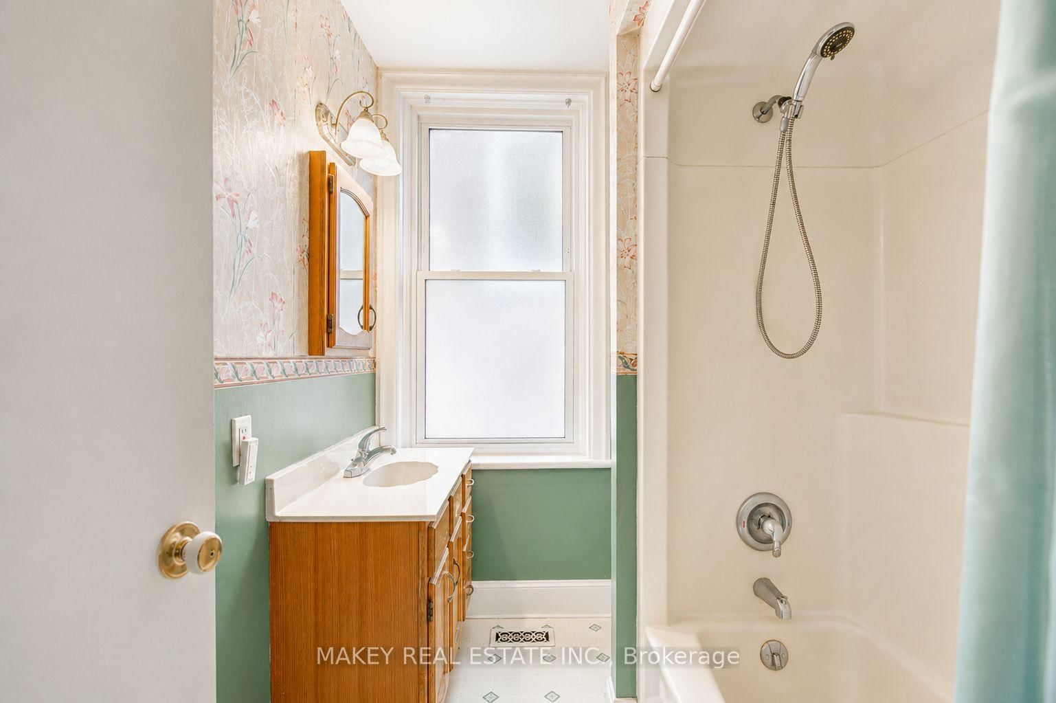 314 Queen Street • Woodstock, ON photo 31