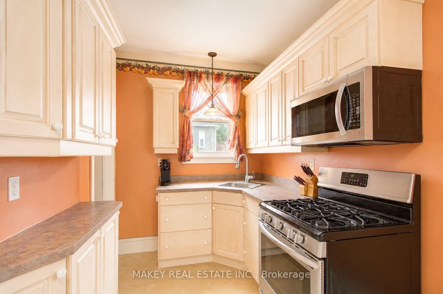 314 Queen Street • Woodstock, ON photo 36