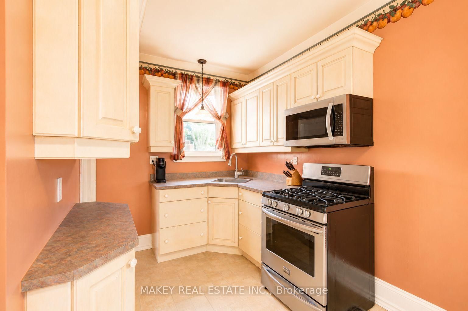 314 Queen Street • Woodstock, ON photo 37