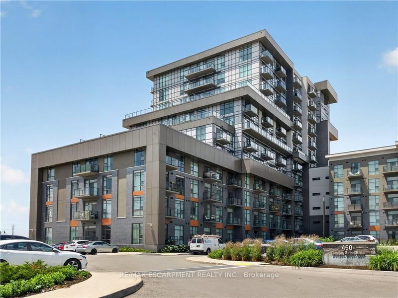 224 - 450 Dundas Street E