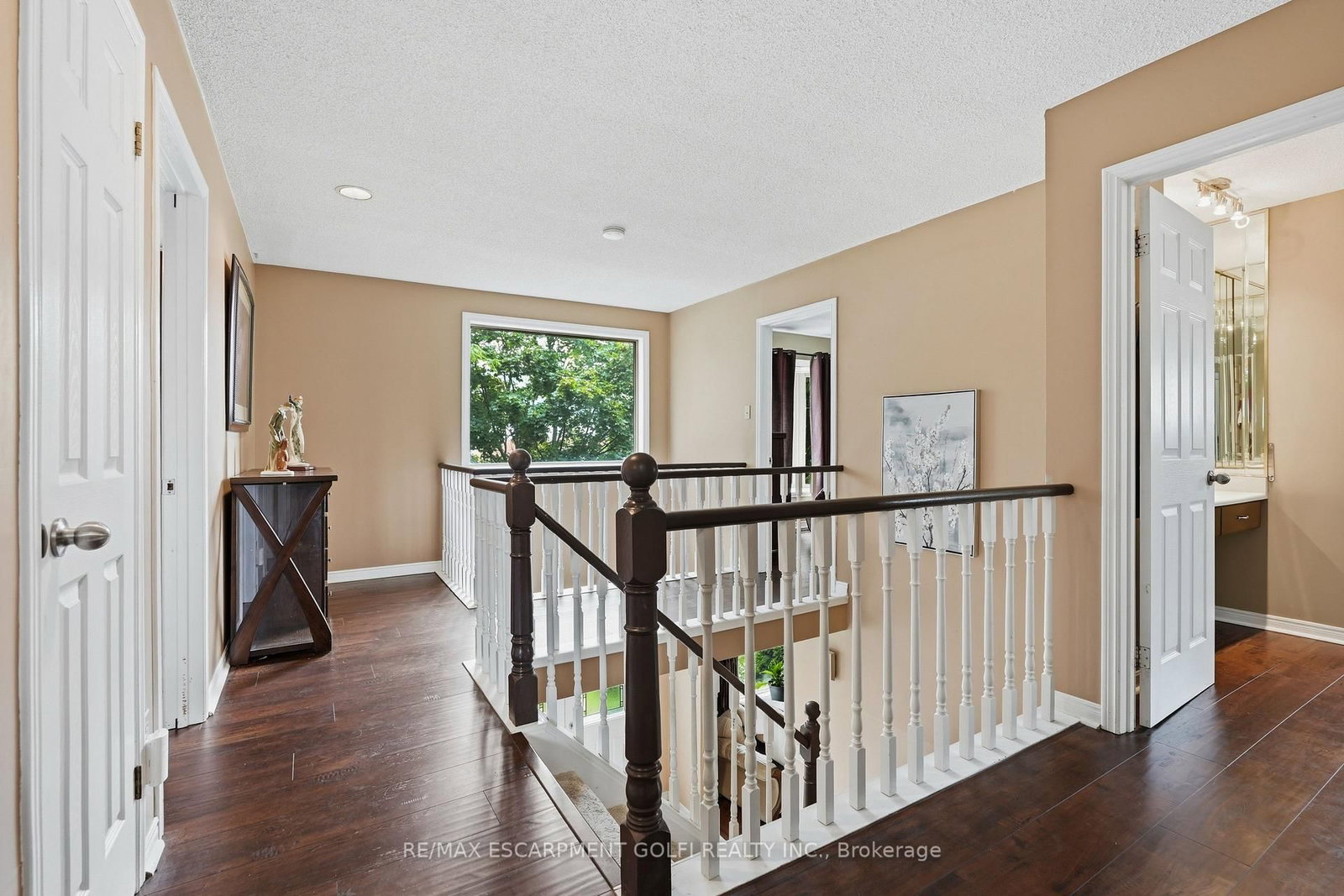 138 Livingston Avenue • Grimsby, ON photo 18