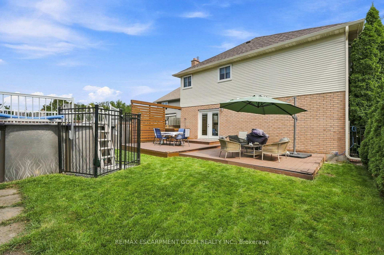 138 Livingston Avenue • Grimsby, ON photo 33