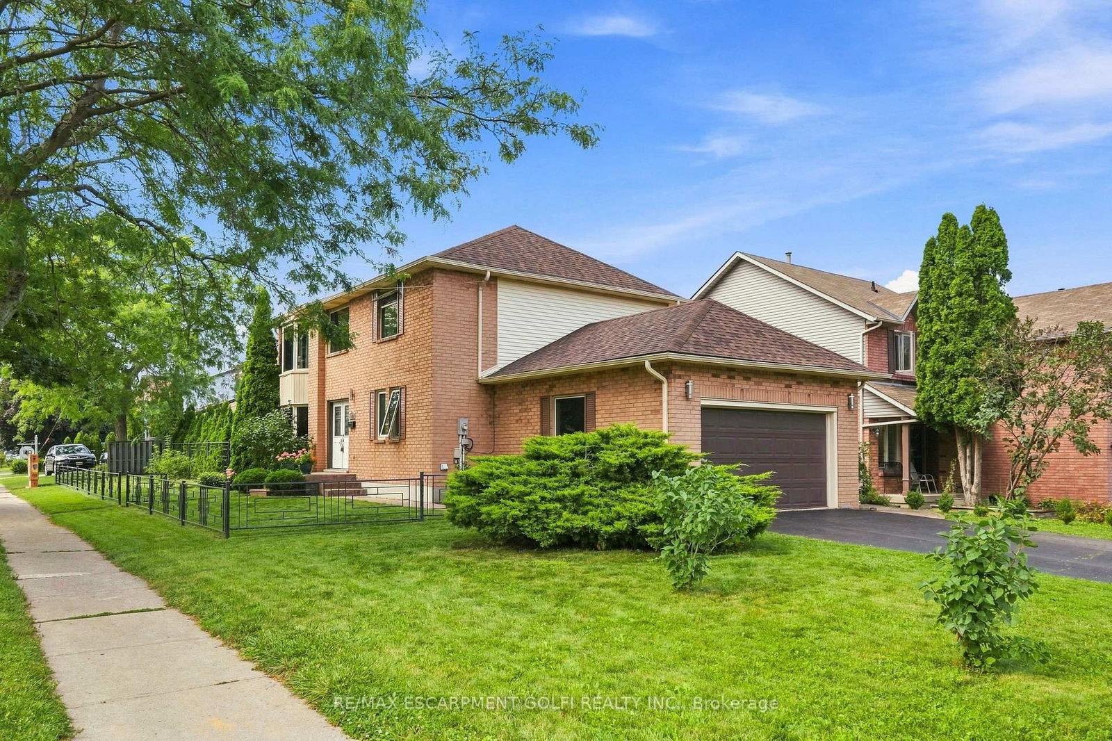 138 Livingston Avenue • Grimsby, ON photo 36