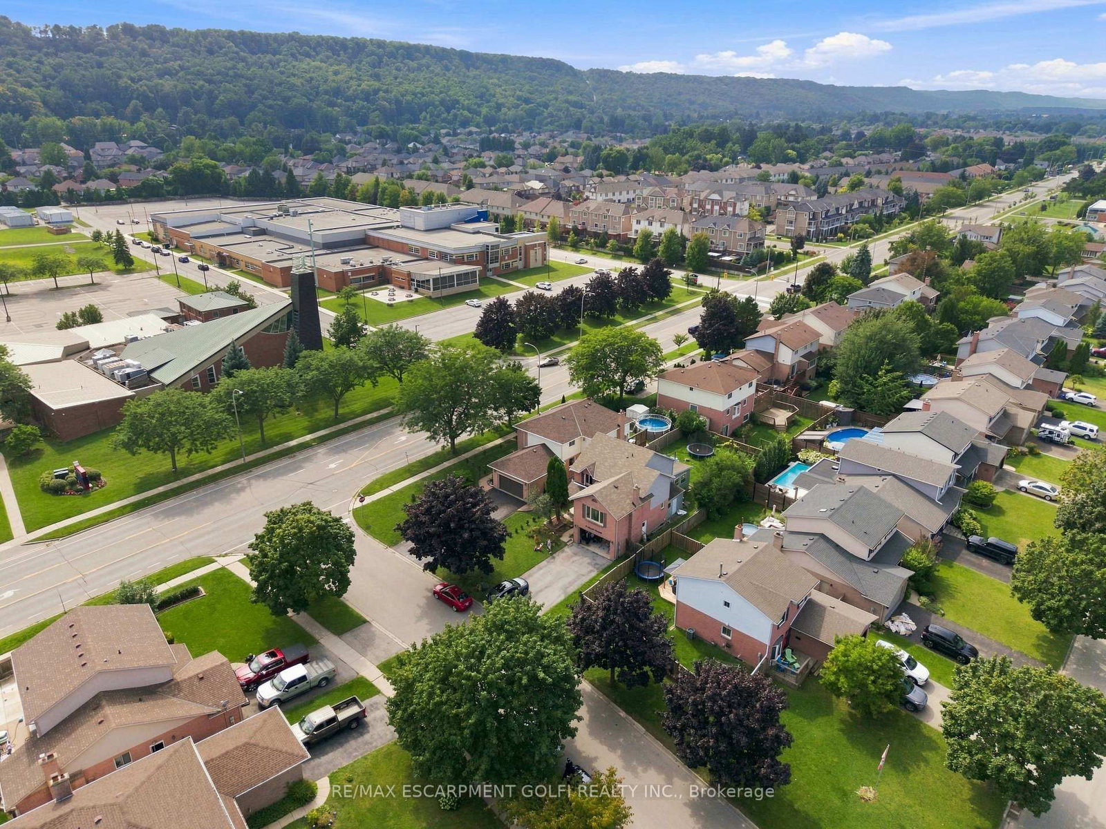 138 Livingston Avenue • Grimsby, ON photo 41