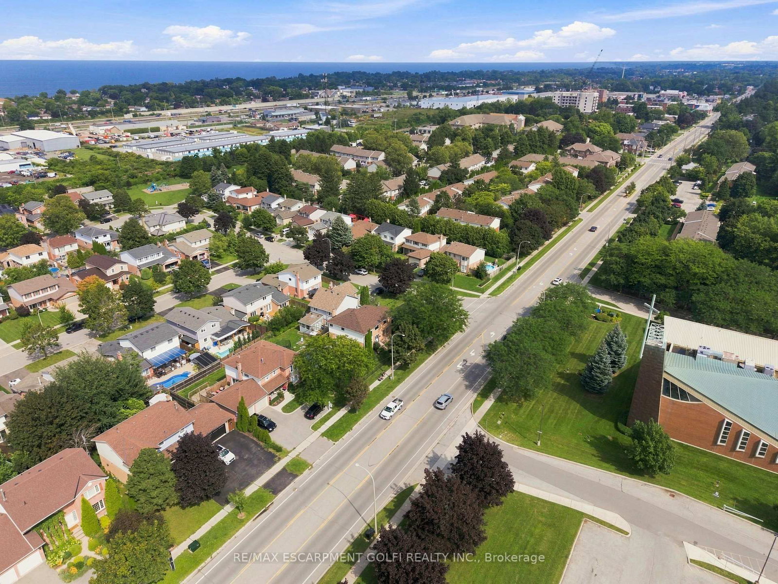 138 Livingston Avenue • Grimsby, ON photo 42