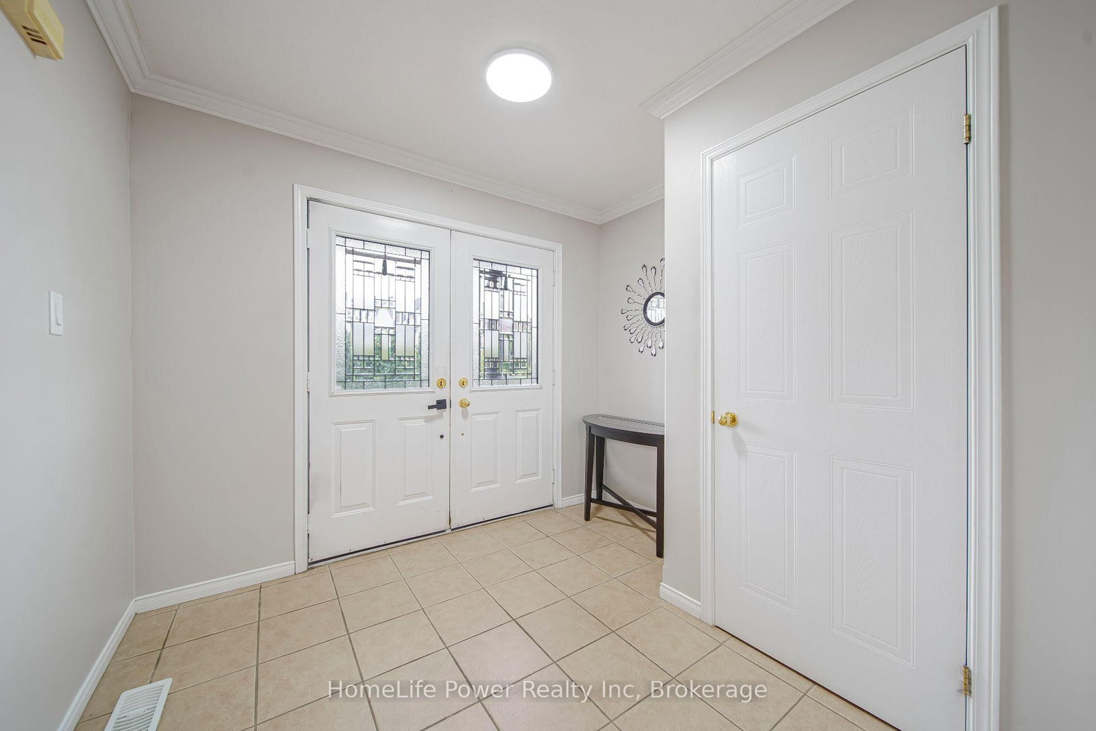 765 BRANDENBURG Boulevard • Waterloo, ON photo 7