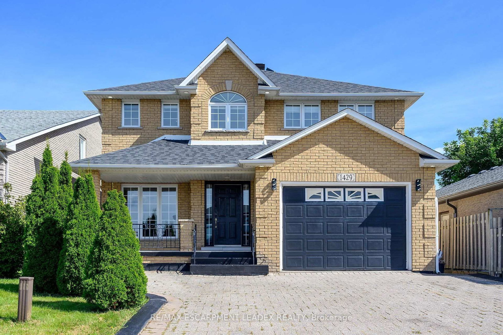 1429 Upper Sherman Avenue • Hamilton, ON photo 2