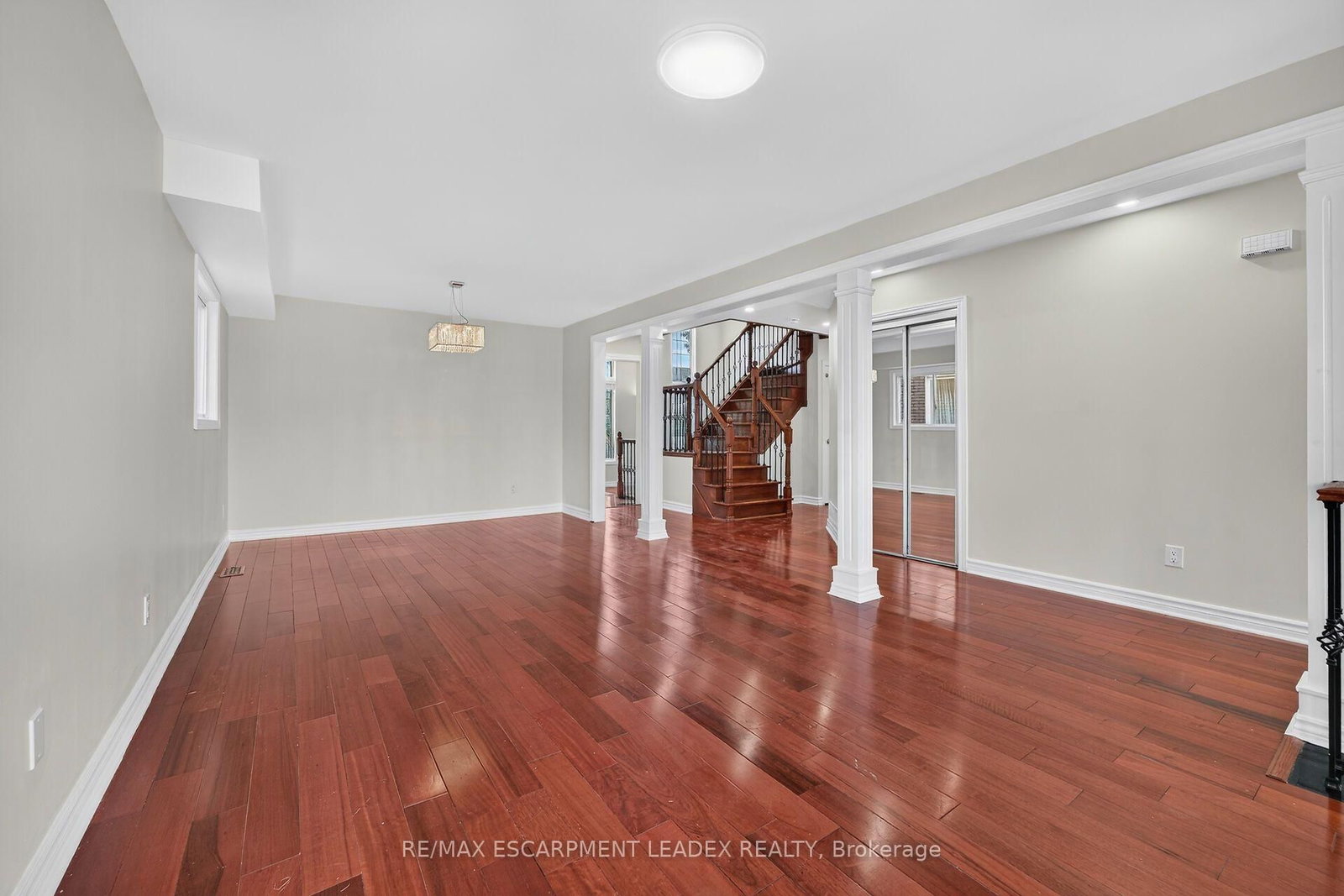 1429 Upper Sherman Avenue • Hamilton, ON photo 5