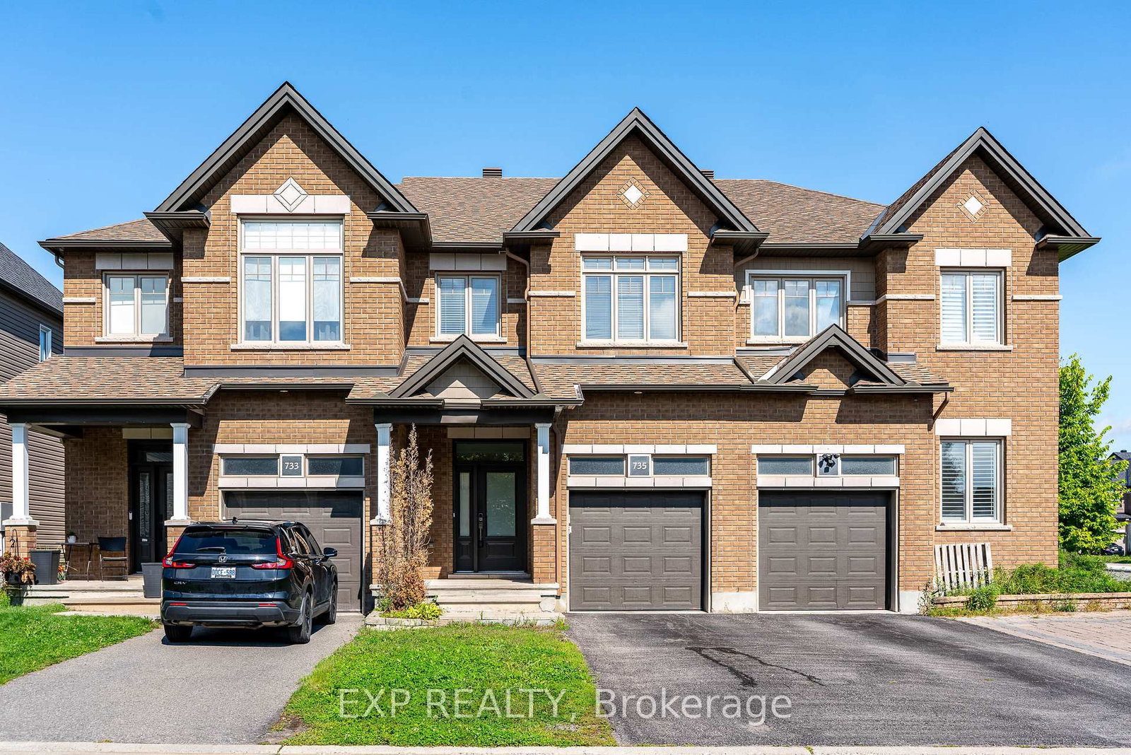 735 Teasel Way • Ottawa, ON photo 1