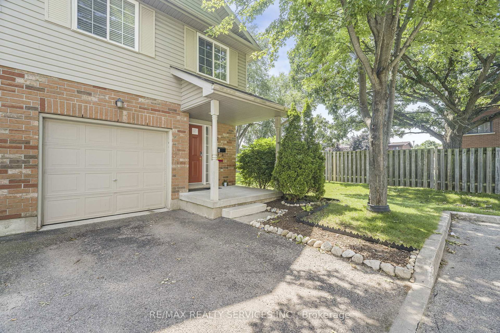120 Dudhope Avenue • #17 • Cambridge, ON photo 4