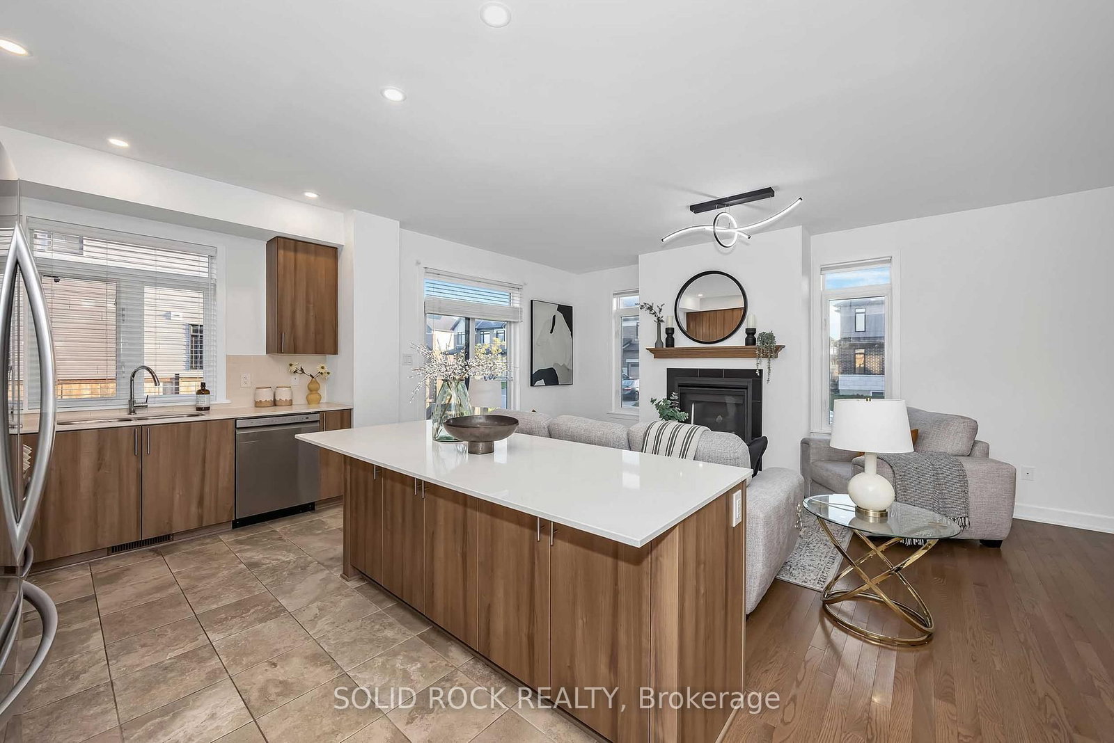 859 Solarium Avenue E • Ottawa, ON photo 12