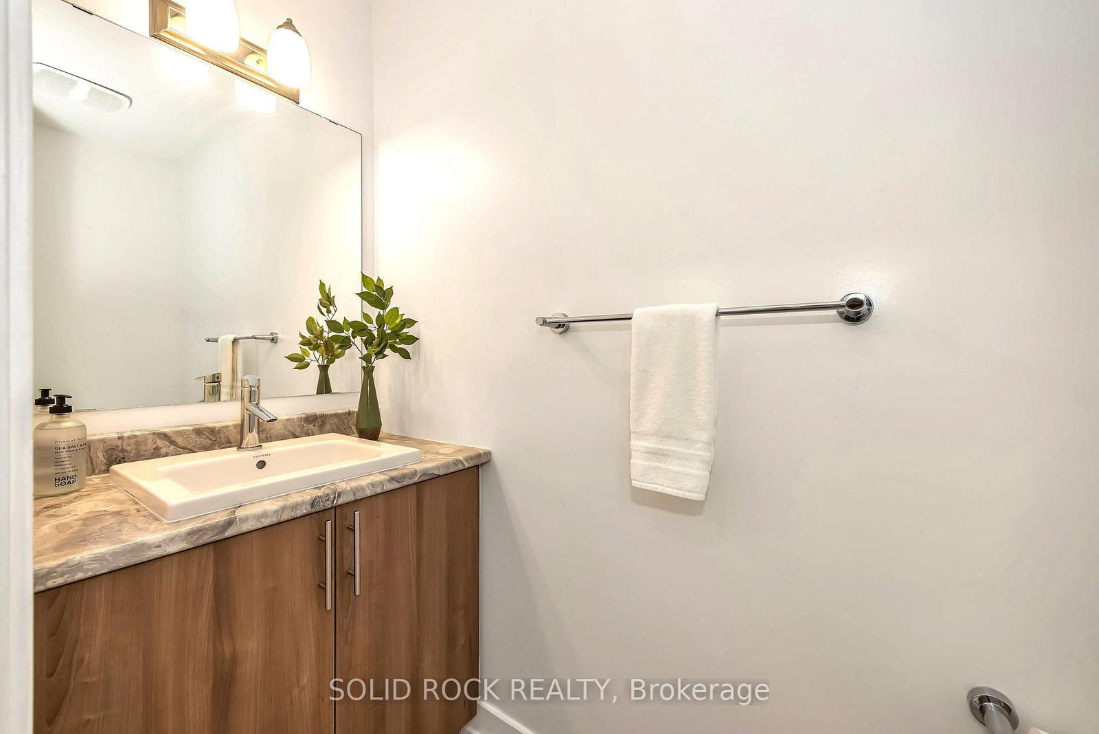 859 Solarium Avenue E • Ottawa, ON photo 16