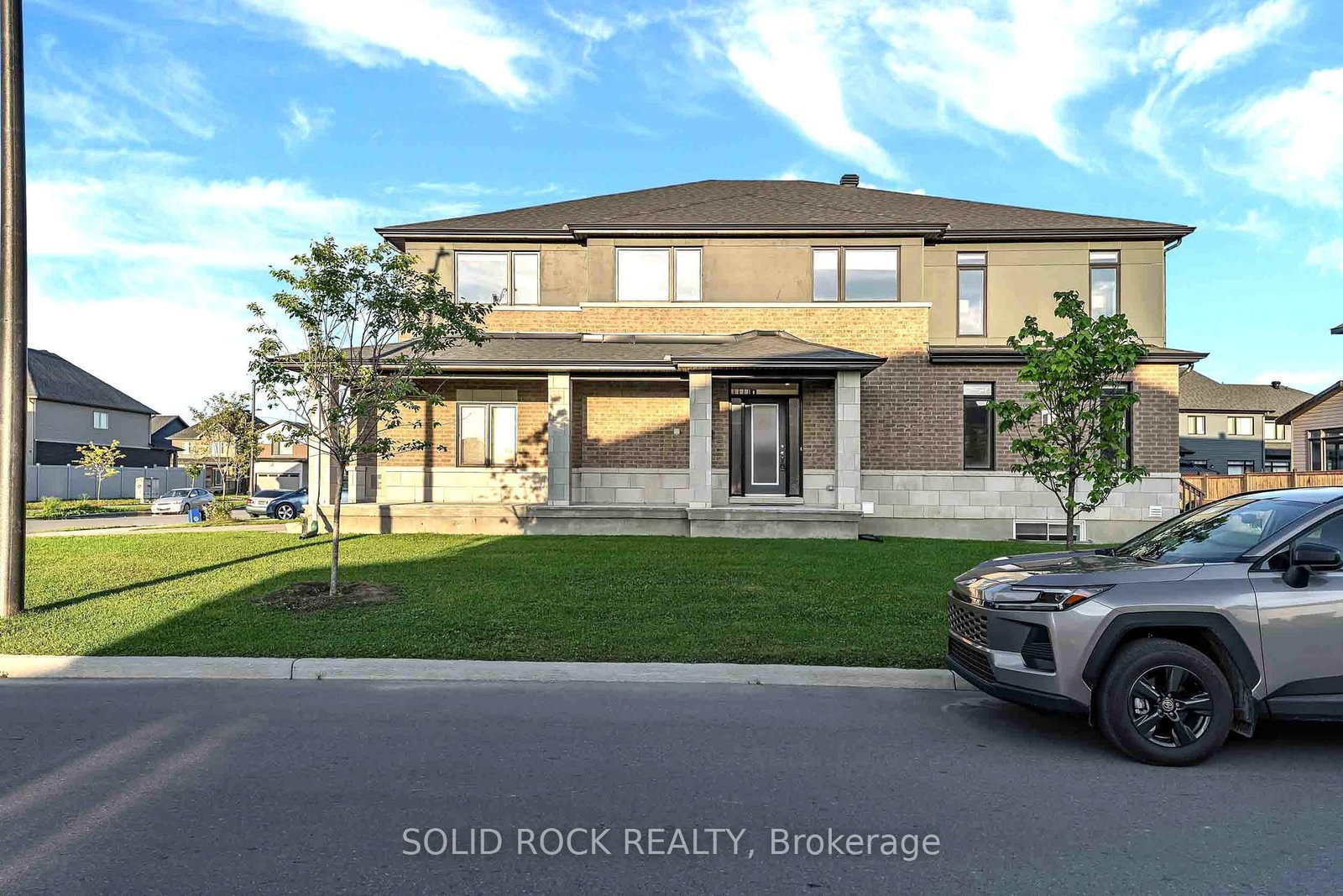 859 Solarium Avenue E • Ottawa, ON photo 3