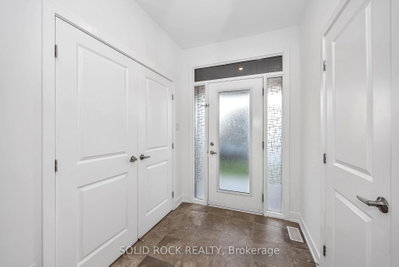 859 Solarium Avenue E • Ottawa, ON photo 4