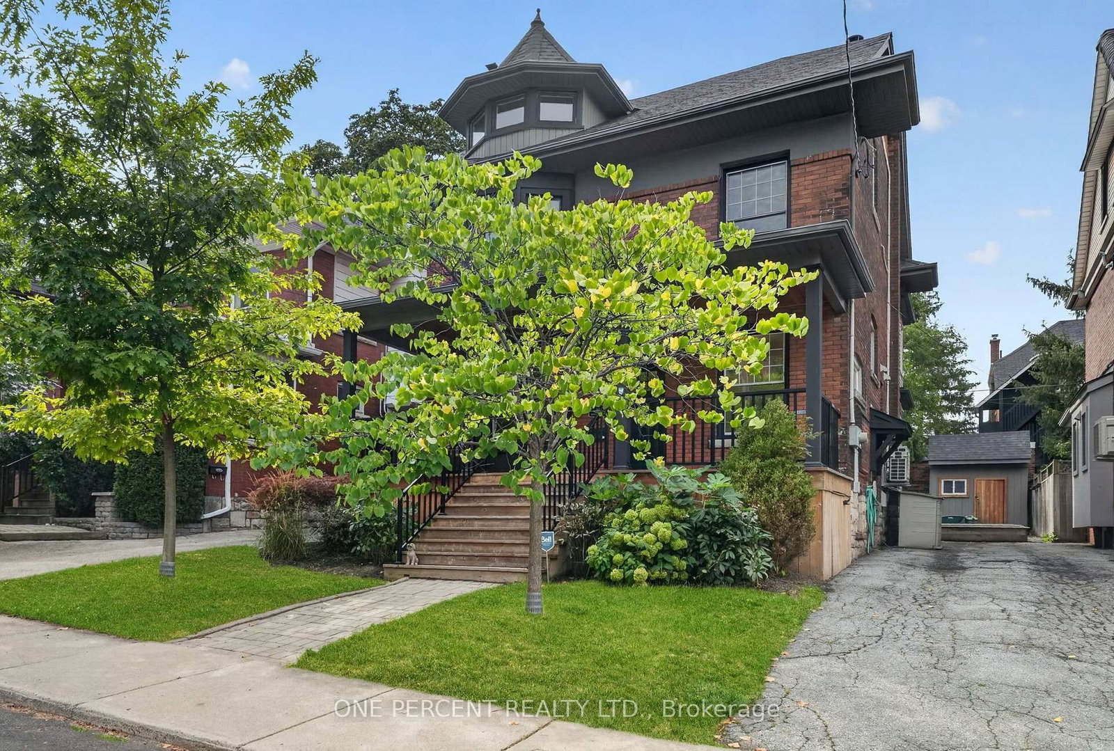 16 Beulah Avenue • Hamilton, ON photo 2