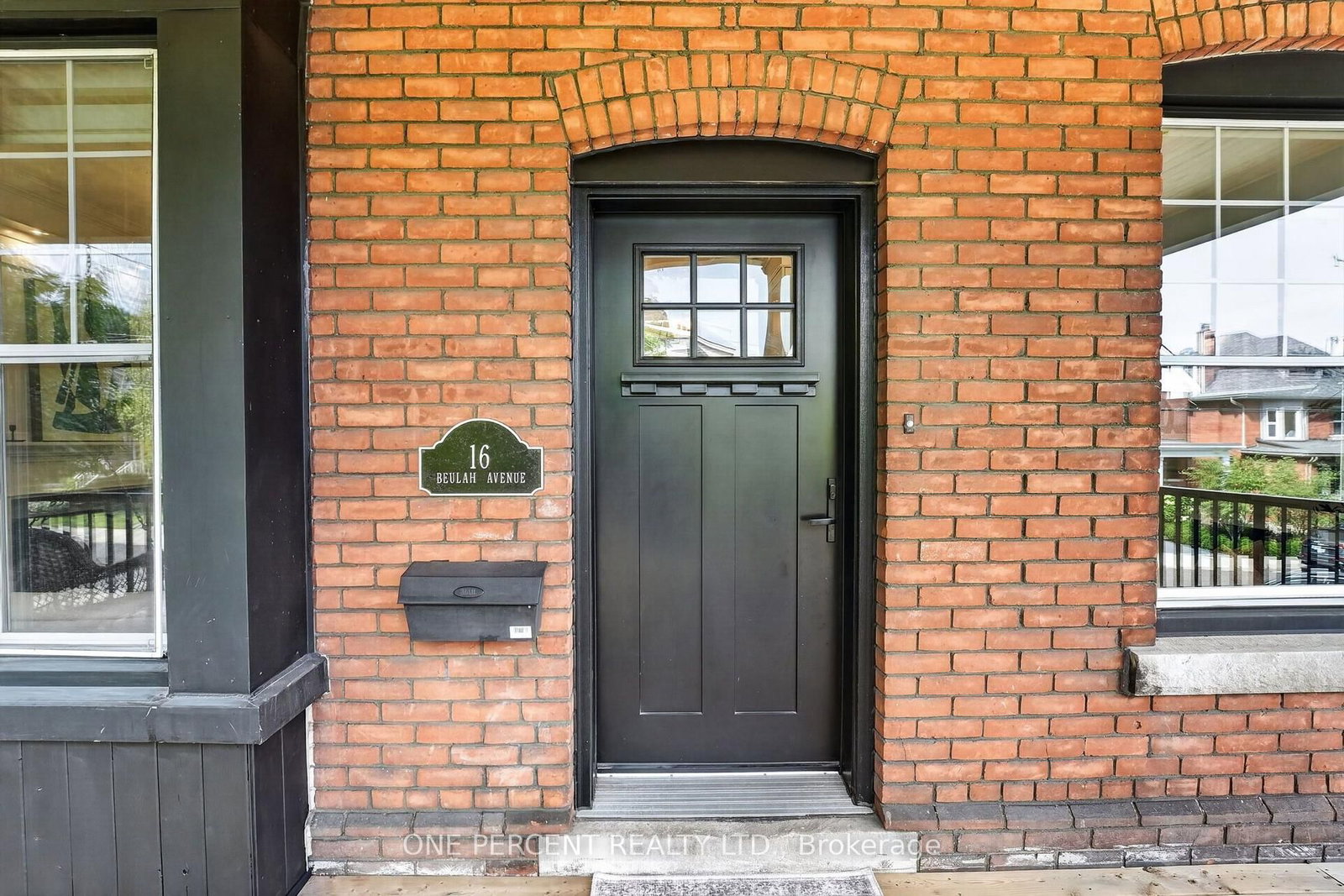 16 Beulah Avenue • Hamilton, ON photo 3