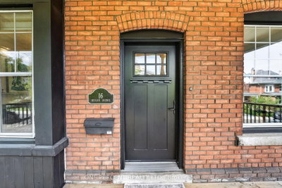 16 Beulah Avenue • Hamilton, ON photo 3