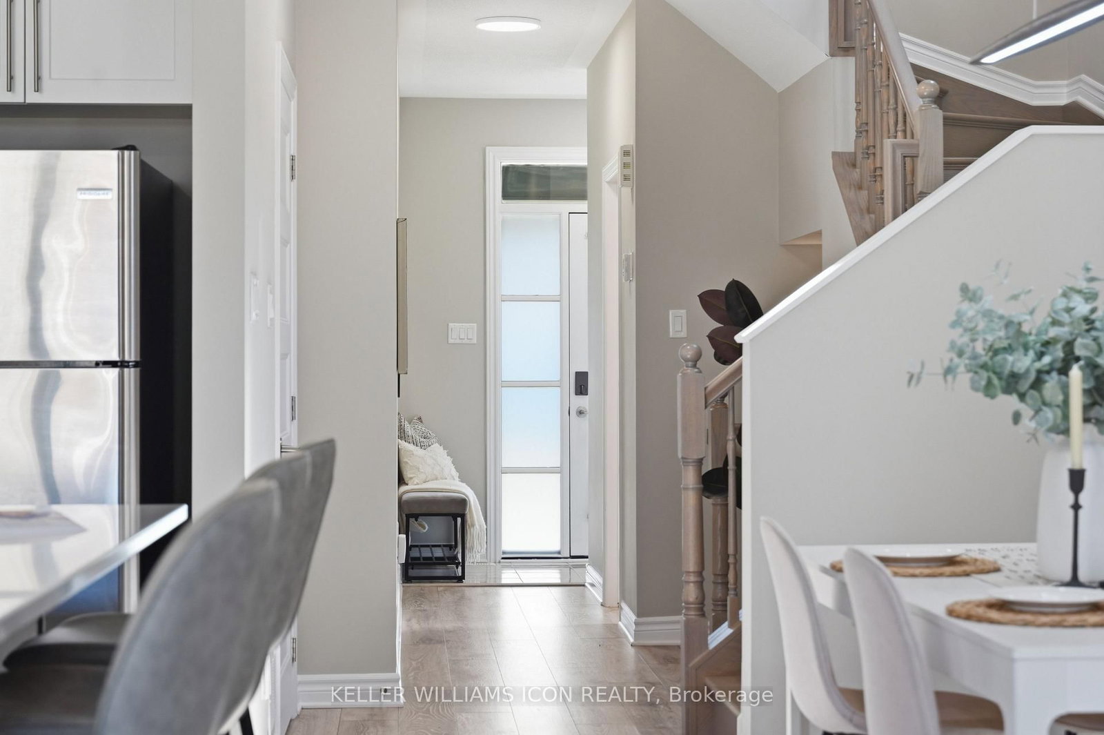 235 BANDELIER Way • Ottawa, ON photo 2