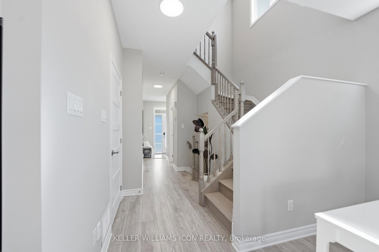 235 BANDELIER Way • Ottawa, ON photo 3