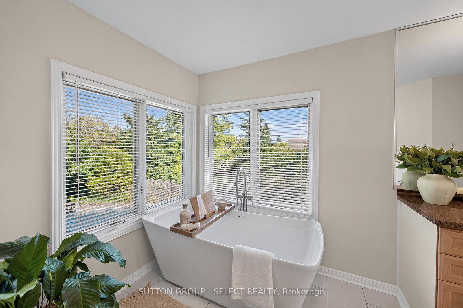 1316 Corley Drive N • London North, ON photo 23