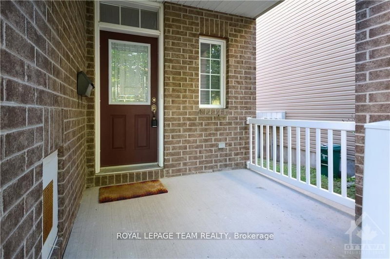 252 Tandalee Crescent