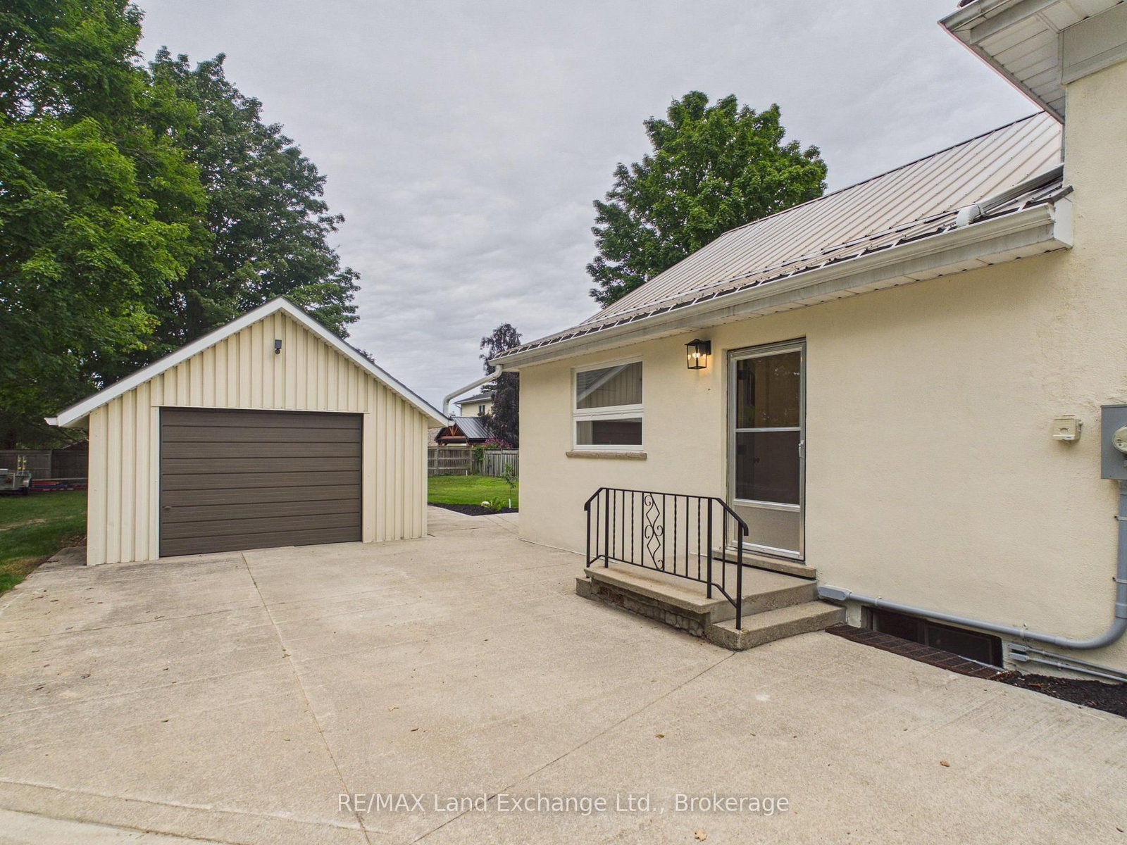 550 Queen Street • Kincardine, ON photo 3