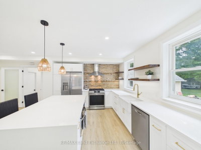 550 Queen Street • Kincardine, ON photo 6