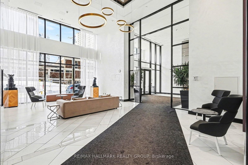 1412 - 255 Bay Street