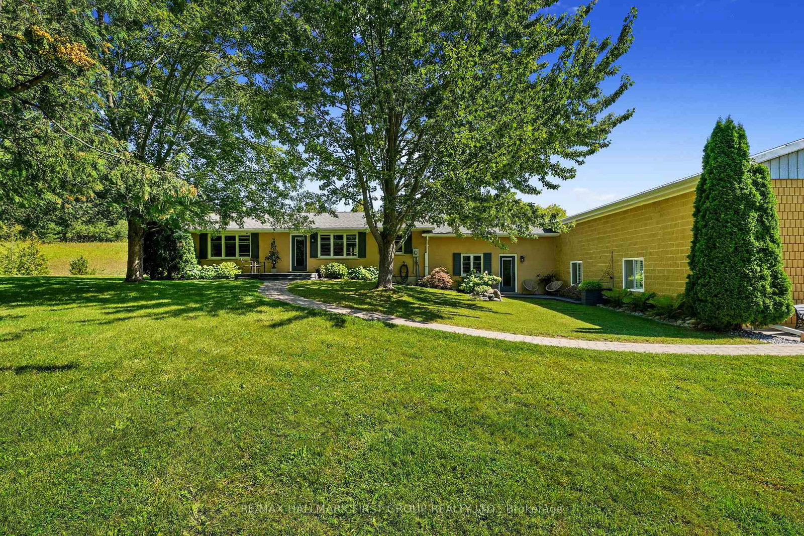 3311 Burnham Street N • Hamilton Township, ON photo 2