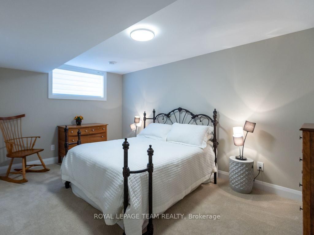 729 Carnelian Crescent • Ottawa, ON photo 23