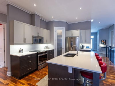 729 Carnelian Crescent • Ottawa, ON photo 9