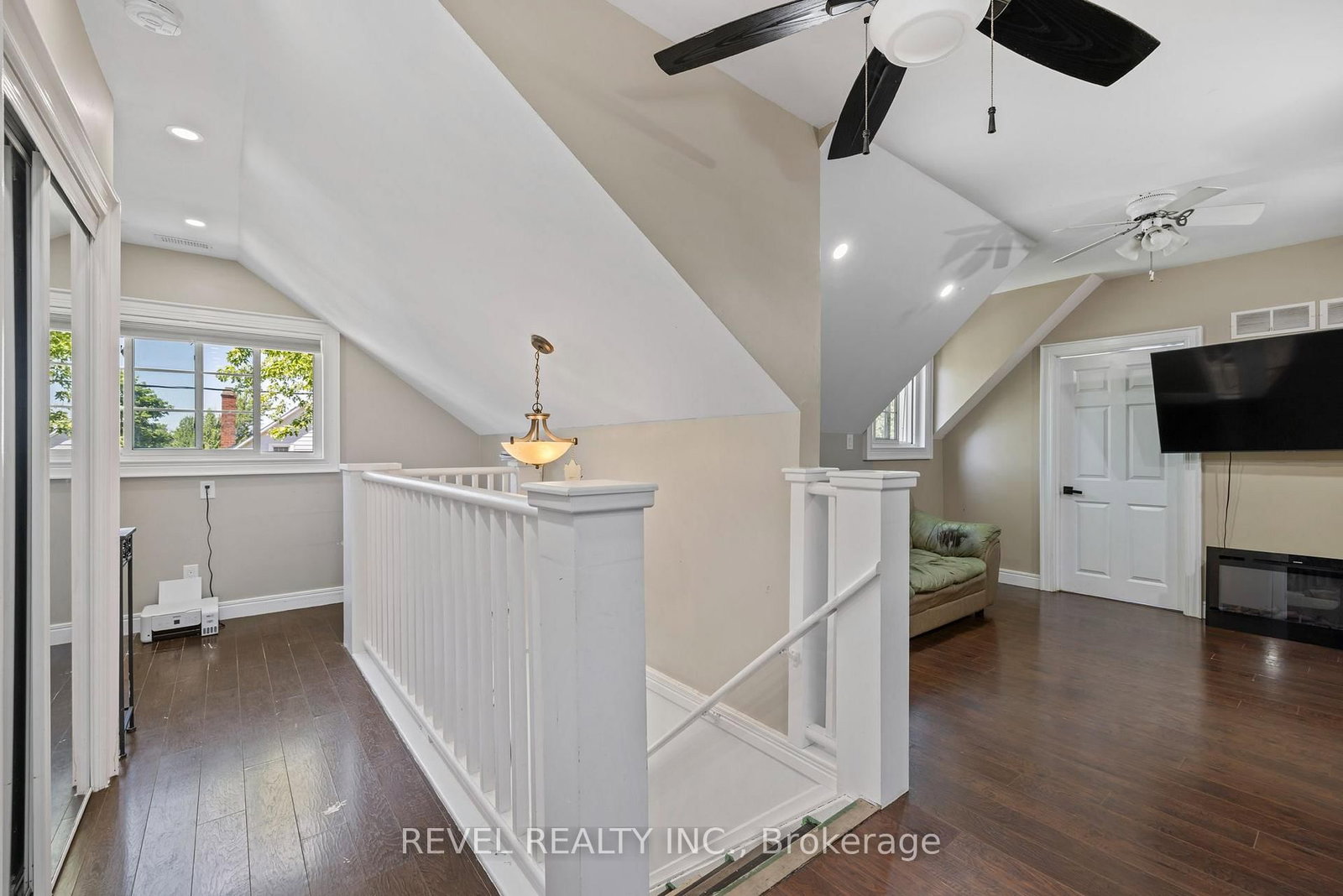 54 Chestnut Street E • St. Catharines, ON photo 32