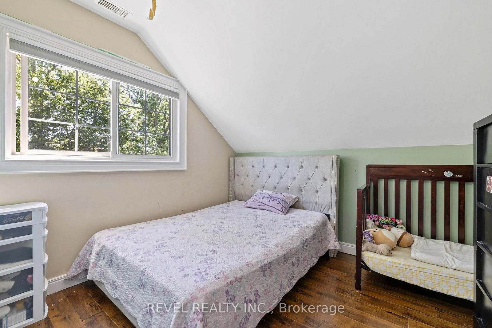 54 Chestnut Street E • St. Catharines, ON photo 34