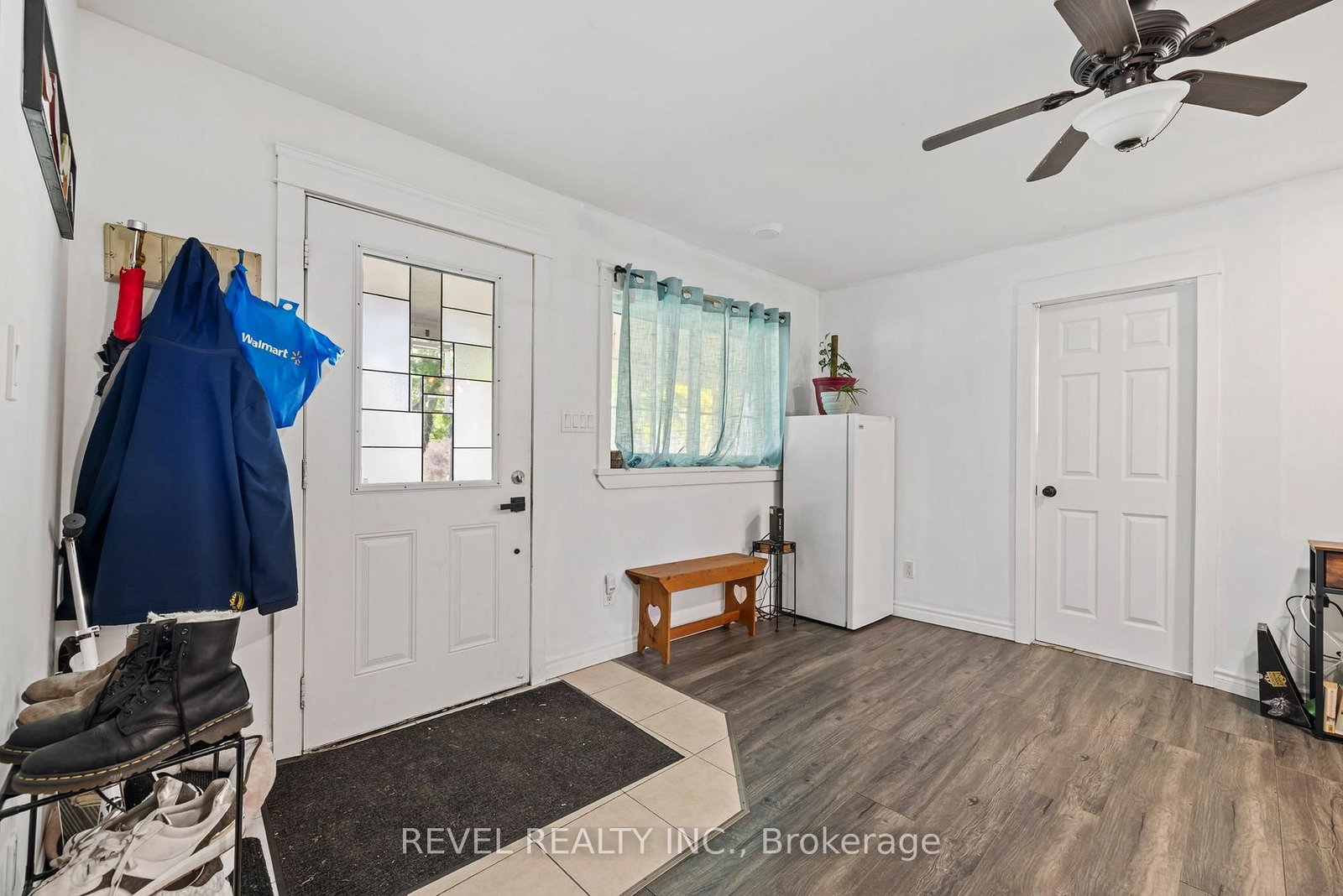 54 Chestnut Street E • St. Catharines, ON photo 4