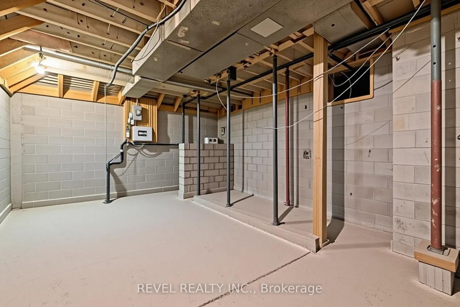 54 Chestnut Street E • St. Catharines, ON photo 41