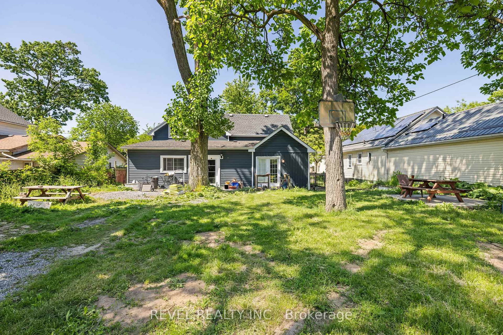 54 Chestnut Street E • St. Catharines, ON photo 46