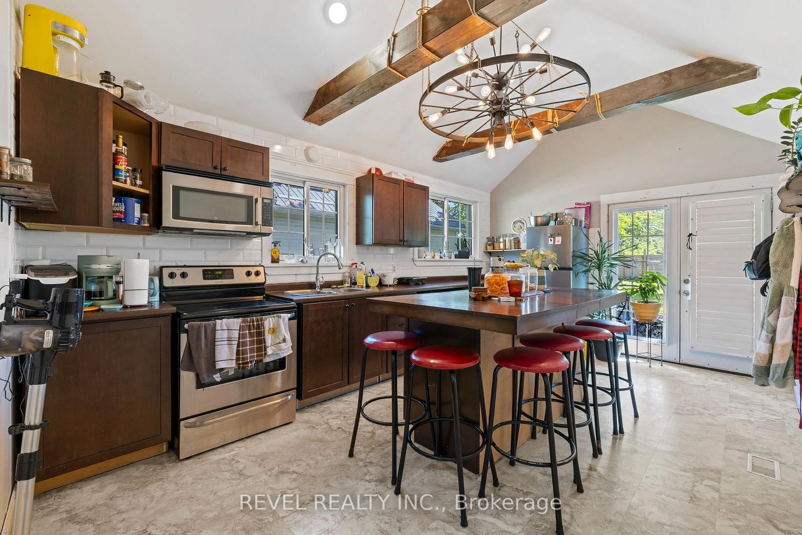 54 Chestnut Street E • St. Catharines, ON photo 8