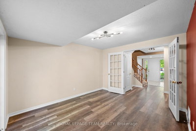 8 Mannington Court • Ottawa, ON photo 6
