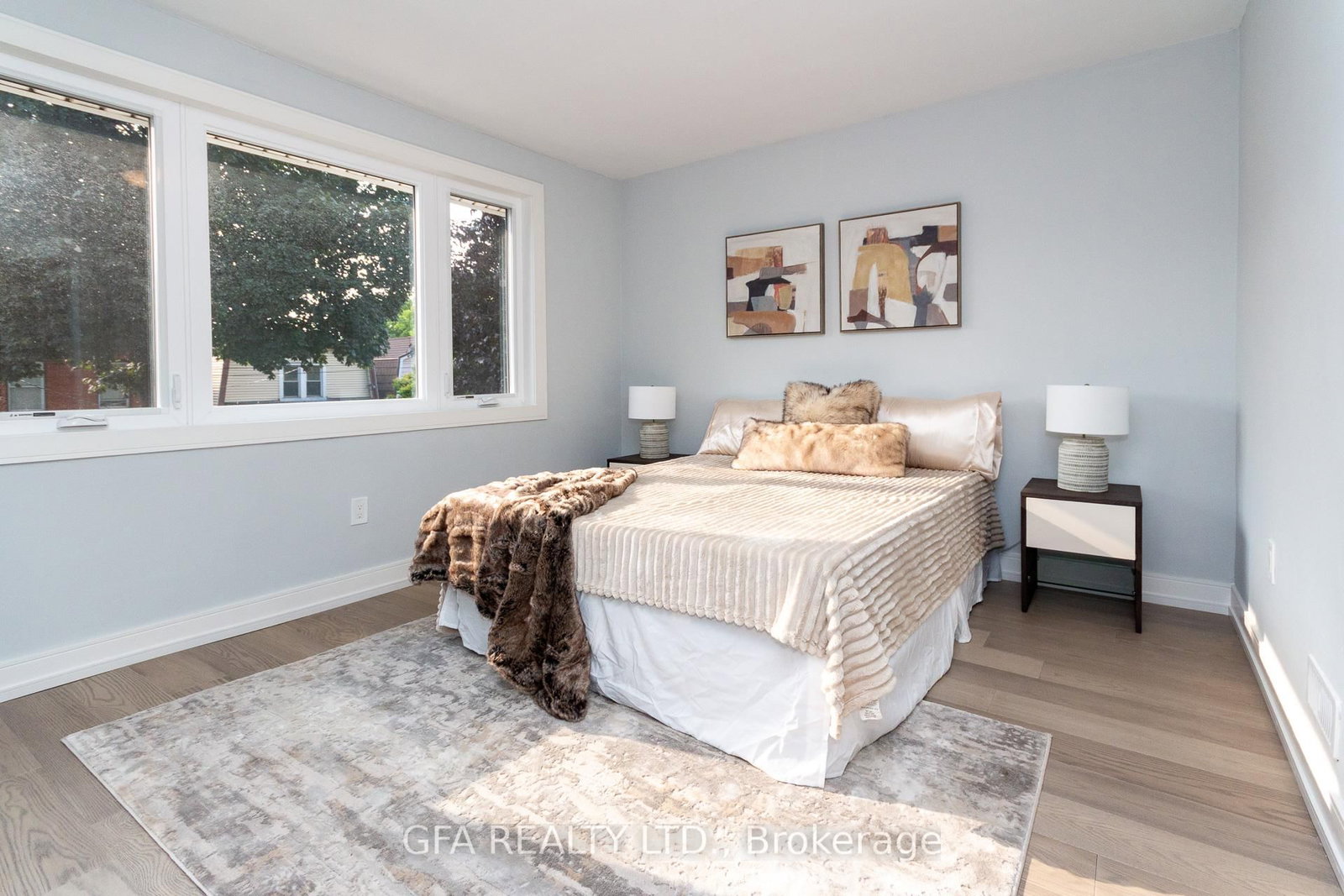 42 Barnesdale Avenue N • Hamilton, ON photo 11