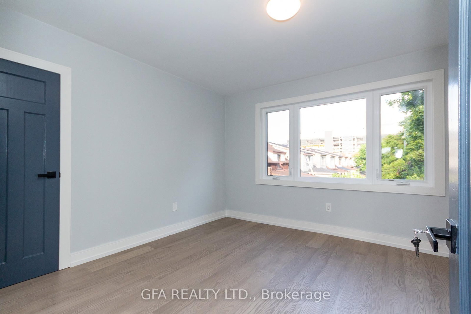 42 Barnesdale Avenue N • Hamilton, ON photo 14