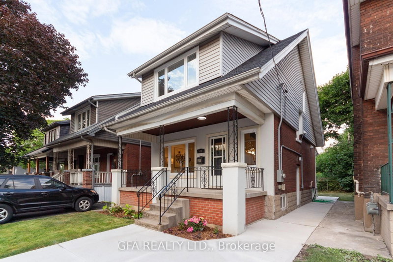 42 Barnesdale Avenue N
