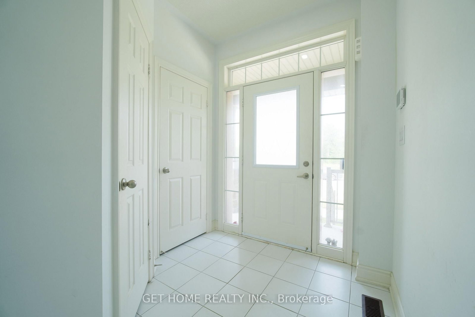 114 Attwater Drive • Cambridge, ON photo 4