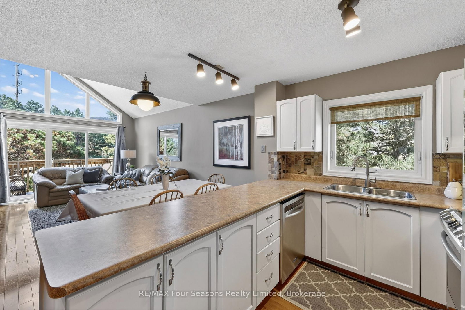 104 Kellie's Way • #21 • Blue Mountains, ON photo 10