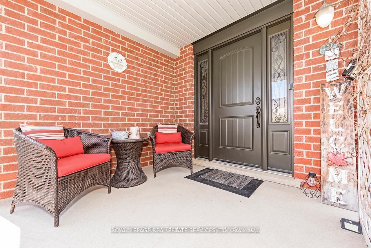 635 Commonwealth Crescent • Kitchener, ON photo 2